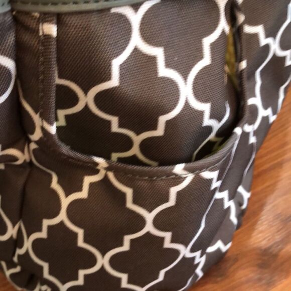 JJ Cole Gray and white Quattro foil diaper bag. - Picture 10 of 10